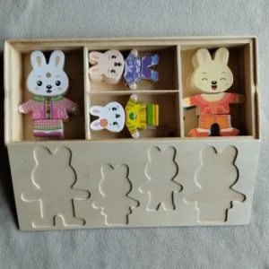 Set de Puzzle-uri din Lemn pentru Îmbrăcare primit de la clientul P****n.