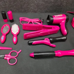Set de joc de coafură Beauty Salon primit de la clientul J*****e.