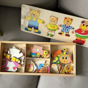 Setul de puzzle-uri pentru îmbrăcat primit de la clientul M***e.