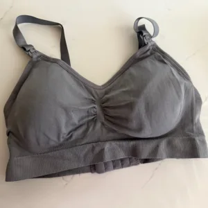 Sutien primit pentru alăptare de la clienta K***a.