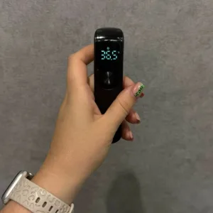 Termometru digital infraroșu fără contact primit de la clientul E****a.