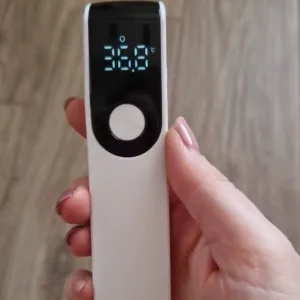 Primit Termometru Digital Non-Contact cu Infraroșu de la clientul J****n.