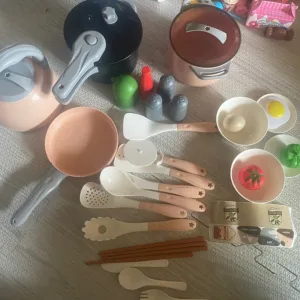 Set de jucării de bucătărie pentru copii primit de la clientul J****n.