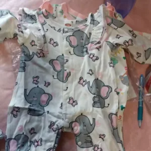 Primit Salopetă pentru Bebeluși cu Bandă de Cap de la clienta V****a.