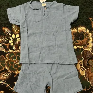 Set de îmbrăcăminte pentru copii din bumbac, tricou și pantaloni scurți, primit de la clientul C******o.